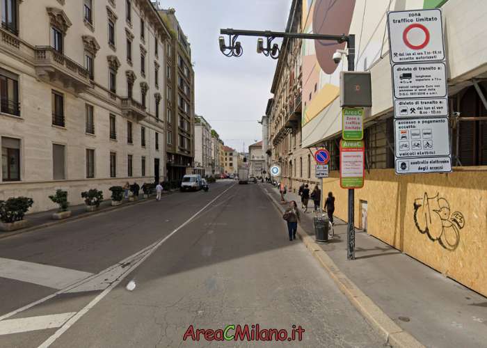 Corso Monforte entrance